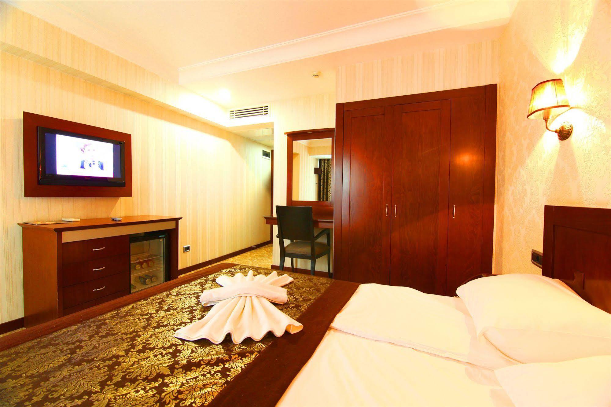 Monaco Hotel Istanbul Bagian luar foto